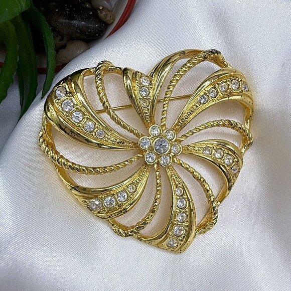 Vintage AVON Rhinestone Heart Brooch Gold Tone Pin 1994 - Picture 7 of 8